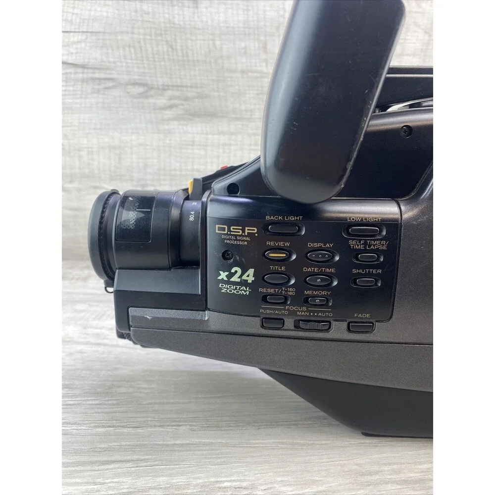 Hitachi VM-2600A Camcorder Video Recorder - UNTESTED